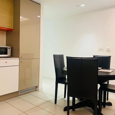 Off 12 Apartment Лондон Екстериор снимка