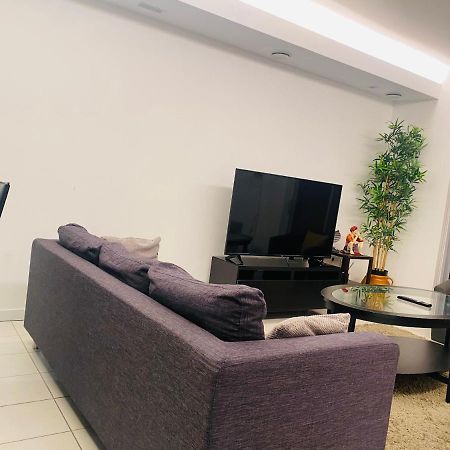 Off 12 Apartment Лондон Екстериор снимка