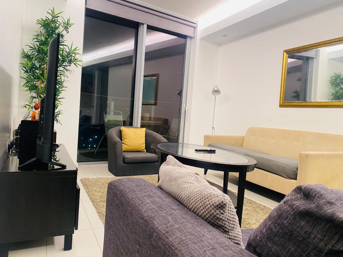 Off 12 Apartment Лондон Екстериор снимка