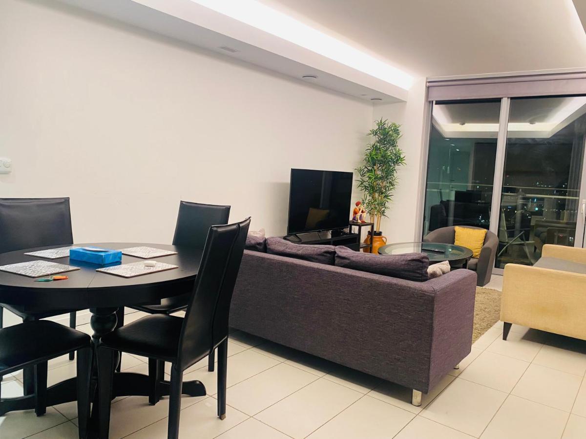 Off 12 Apartment Лондон Екстериор снимка
